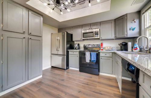 Centrally Located Reno Retreat with Patio and Yard - Foto 12