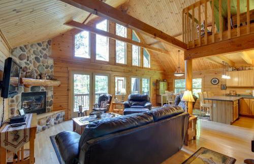 Lakefront Hazelhurst Cabin Dock and Pool Table - Foto 4