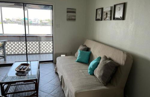 Stunning Waterfront Condo - Foto 27