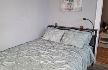 Relaxing Downtown 1 Bed, Dog Friendly Apartment with Deck, Dog Exercise Area - Foto 18