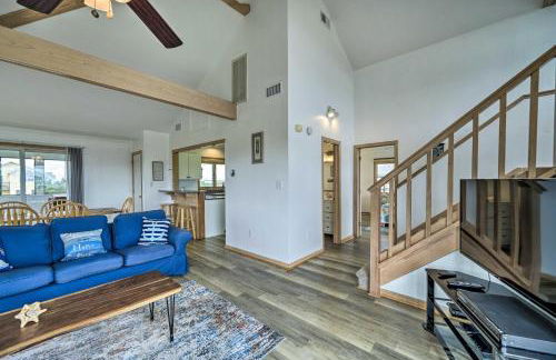 Avon Home on the Channel with Hot Tub and Deck! - Foto 1