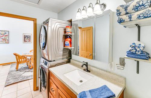 Dock and Gazebo! Lakefront Duplex Near South Haven - Foto 18