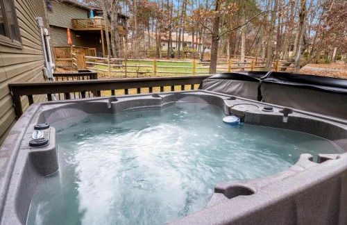 Adventure Hub Hot Tub, Near Waterpark Ski & Golf - Foto 33