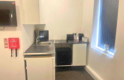 studio apartment with small kitchen and bathroom - Foto 6