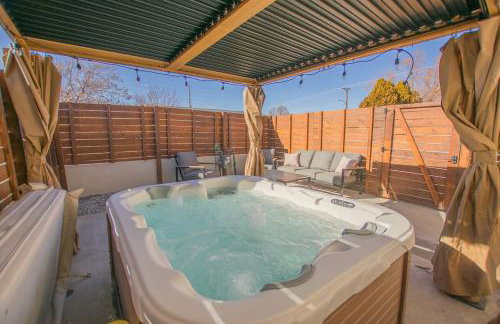 Terracotta Suite at ArnoTriplex! Hot Tub-Close to Downtown-Pet Friendly-No Pet Fee! - Foto 32