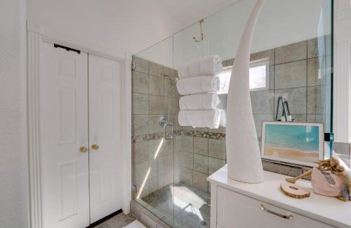 Near Joe Pool Lake! Luxe Getaway with Shared Pool - Foto 21