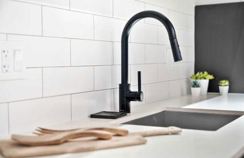 MVR - SupErhost Stay 10 Yrs of 5-Star Service - Foto 2