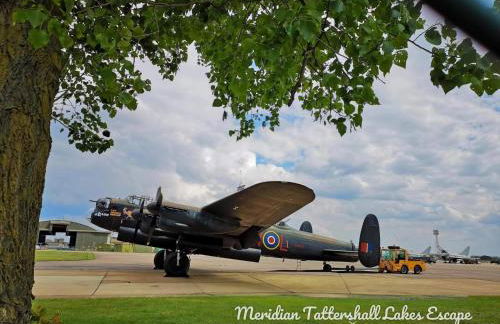Elite Retreats 4U Lakeside Hot Tub Log Cabin with the fishing peg at Tattershall Lakes Park - Foto 50