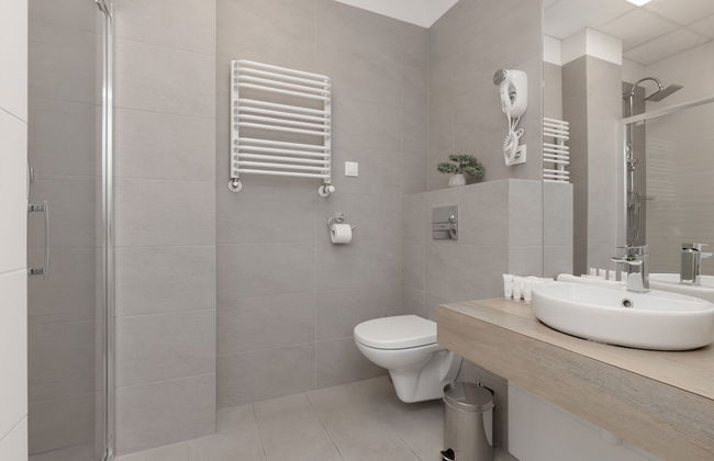 Studios 216 Jerozolimskie Ave by Renters - Photo 14