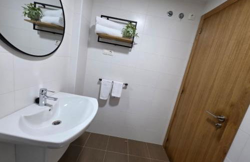 Costa Foz Apartment Playa de Llas, terraza, piscina y pista de pádel - Foto 43