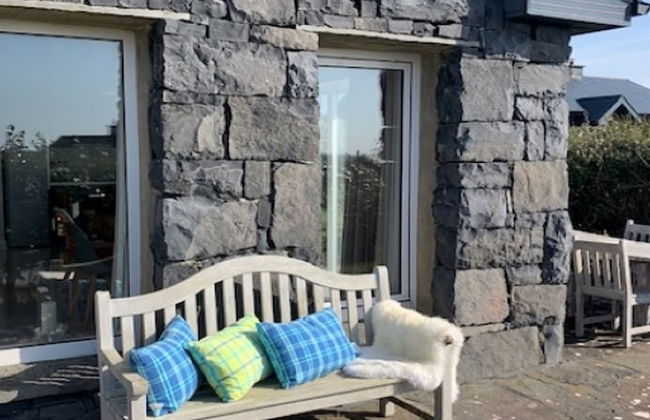 Detached Cottage Overlooking Lake in Connemara - Foto 6