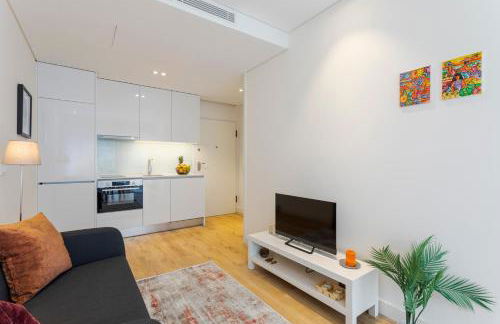 Studio w/ Terrace, Pool & Gym | Antas by Host Wise - Foto 11