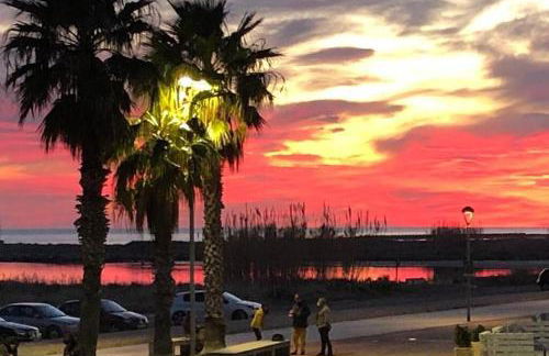 Apartamento para 5 personas frente al mar con piscina y parking - Foto 16