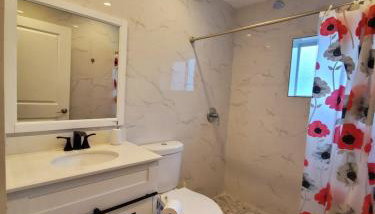 Lakefront Vacation Home - Sleeps 8 - Foto 4