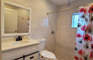 Lakefront Vacation Home - Sleeps 8 - Foto 4