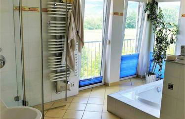 Tolle große Wohnung mit Kamin und Terrasse - Foto 4