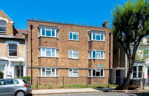 Cozy 4-Bed with Garden in Trendy Stoke Newington - Pass the Keys - Foto 31