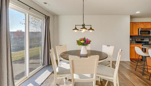 Private Yard and Pond Views Fort Wayne Family Home! - Foto 3