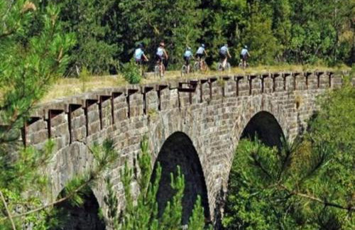 Stylish villa with swimming pool and garden - Foto 27