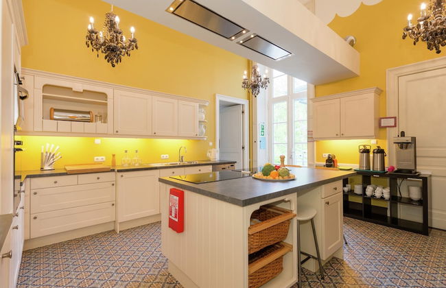 Beautiful Manor House in a Park Near Rochefort - Foto 14