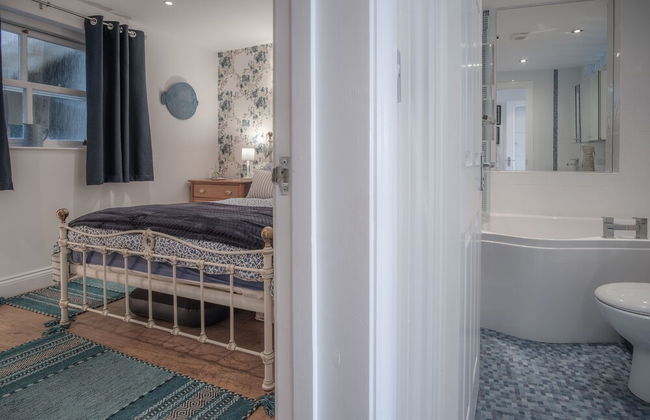 Goscar Court - 1 Bedroom Apartment - Tenby - Photo 7