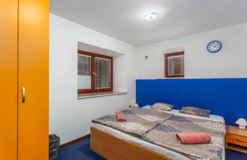 Villa With Pool, Jacuzzi, Sauna, Fitness, Playground & Wine Cellar - Photo 39