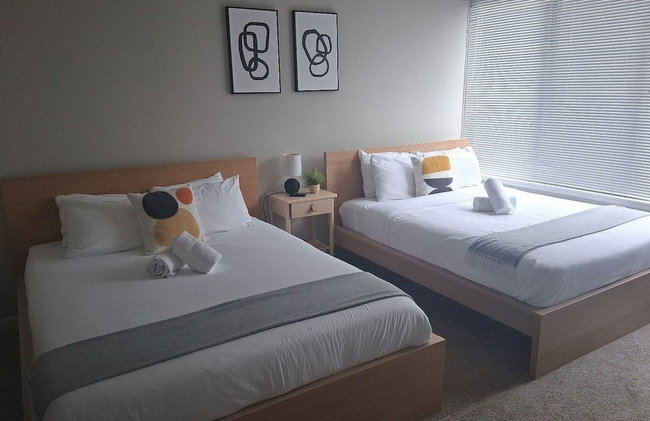 Crystal City Apartments near Reagan Airport - We Host - Photo 18
