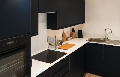 Wych Cottage, Striking 2 Bed, Parking, King Bed, First Floor Flat - Foto 16