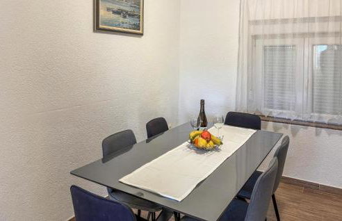 Amazing Apartment In Lukovo Sugarje - Foto 13