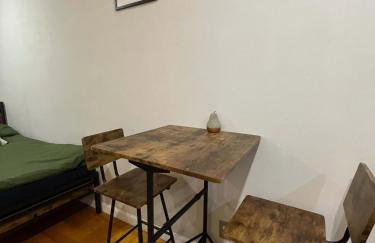 Union Square Studio with Kitchen -Shared Bathroom - Foto 4