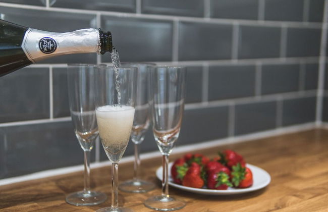 Town Street Apartment - Photo 5