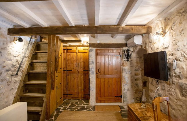 Dandy Villas Tower House Built in 17th Century Pool - Photo 13