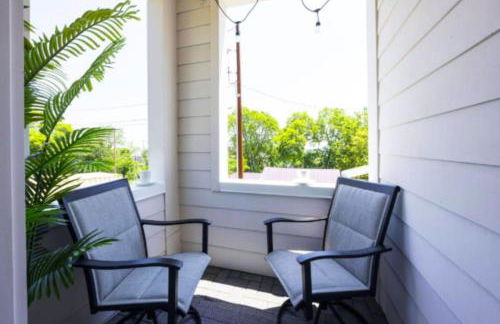 Luxury four-story Home with Rooftop views, 10min to Downtown! Sleeps 12! - Photo 24