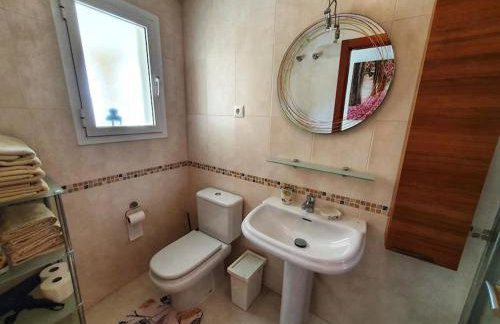 Spacious apart. for 6 pers. AC, UK TV, 600MB WiFi - Foto 14