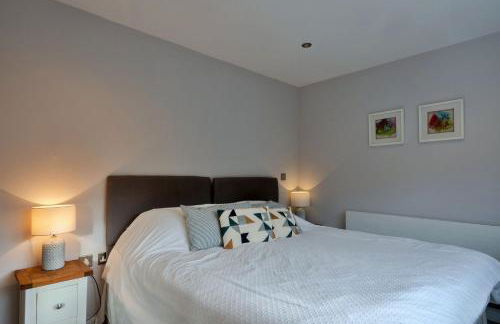 Finest Retreats - Lake View - Photo 31