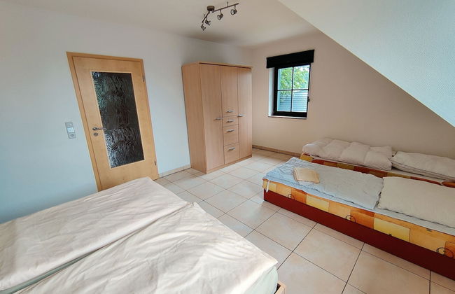 Spacious Semi-detached House With Wood Stove Located Directly on the Rennsteig - Photo 5