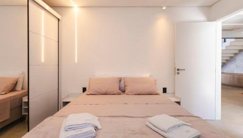 Luxury House in Gated Community with Pool near Beaches! - Foto 2, towels, wardrobe