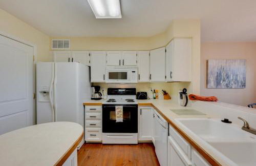 Walk to Lake Loveland Mtn-View Retreat with Balcony - Foto 8