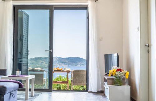 Apartmani D & J with Heated Pool & Stunning Sea View - Photo 25