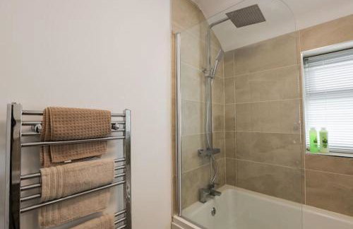 'Station House' Cosy Renovated Family-Friendly Home in Runcorn, Cheshire - Train Station Liverpool Chester Links, Brindley Theatre - Foto 32