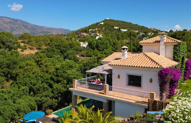 Luxury Villa - Sleeps up to 8 & Infinity Pool - Photo 23