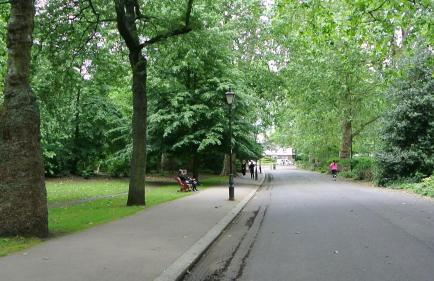 Spacious Two Bedroom Apartment in Battersea, Free Parking - Foto 26