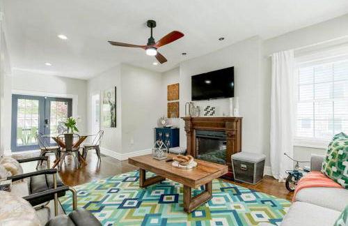 Chic 4BR 3BA Historic Home Near Country Club Plaza - Photo 18