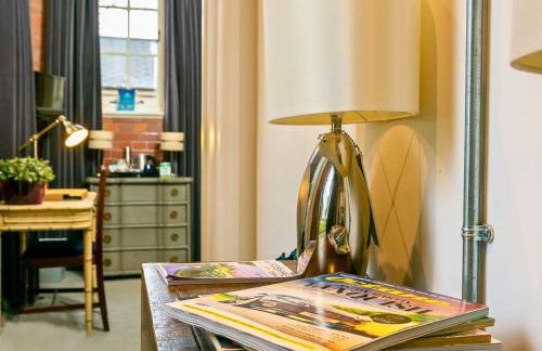 Betts (Private Ensuite room) at Bicester Heritage - Foto 3