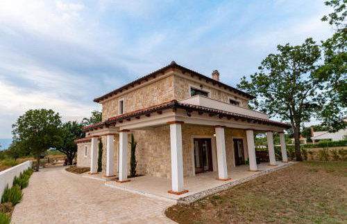 Villa Pietro with a heated Saltwater pool - Photo 11