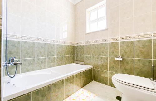 Retreat with Terrace and View in Espiche #1887 - Foto 8