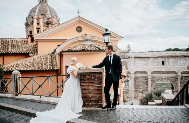 Wedding Honeymoon Photoshoot in Rome - Photo 24