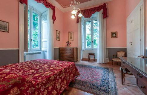 3 Bedroom Beautiful Home In Salerno - Foto 32