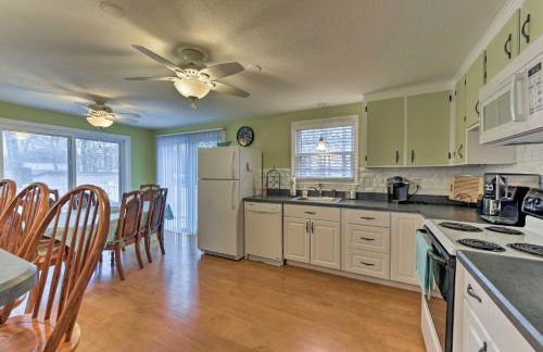 Pond Access and Private Dock East Wareham Home - Foto 10