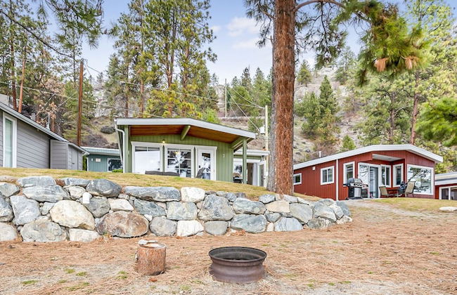 Secluded Cabin on Lake Okanagan - Photo 15
